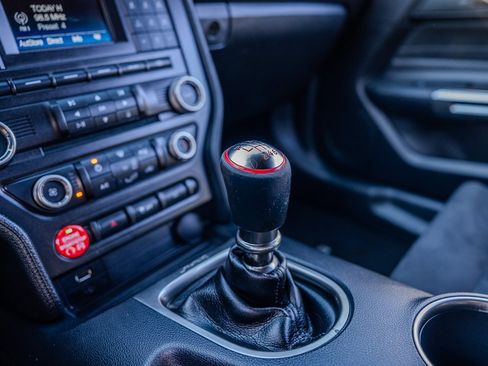 Used 2016 Ford Mustang Shelby GT350 w/ Track Package image 23