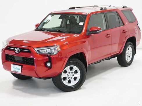 Used 2021 Toyota 4Runner SR5 Premium w/ Moonroof Package image 2
