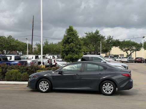 Certified 2025 Toyota Camry LE FWD image 4