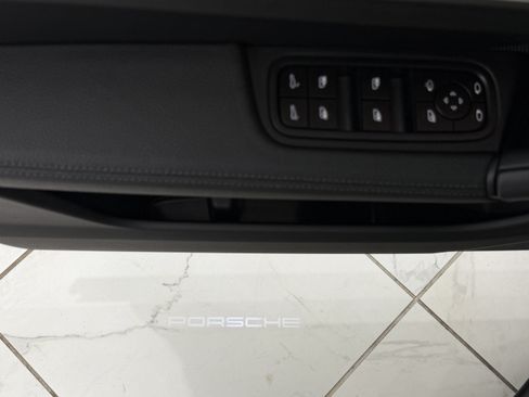 Certified 2024 Porsche Cayenne AWD/4WD image 28