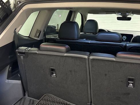 Used 2024 Volkswagen Atlas Peak Edition SE image 18