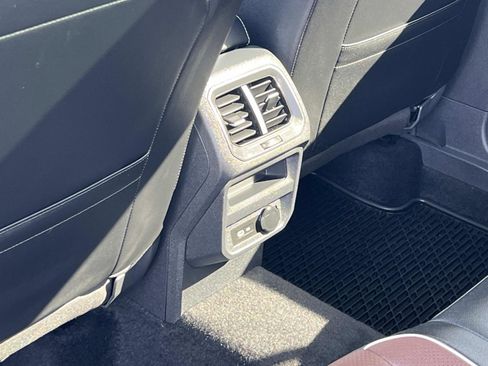 Used 2022 Volkswagen Tiguan SEL R-Line image 26