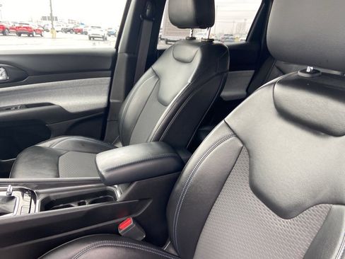 Used 2023 Jeep Compass Latitude w/ Convenience Group image 11