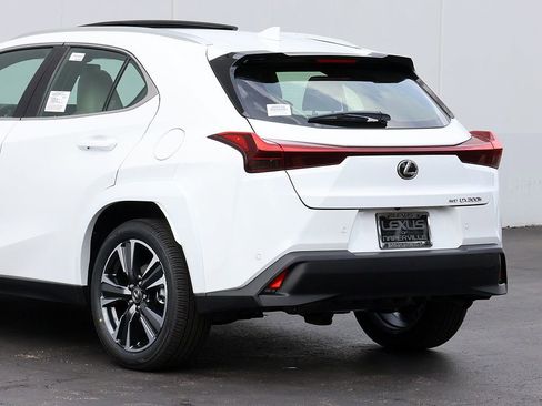 New 2026 Lexus UX 300h AWD image 9