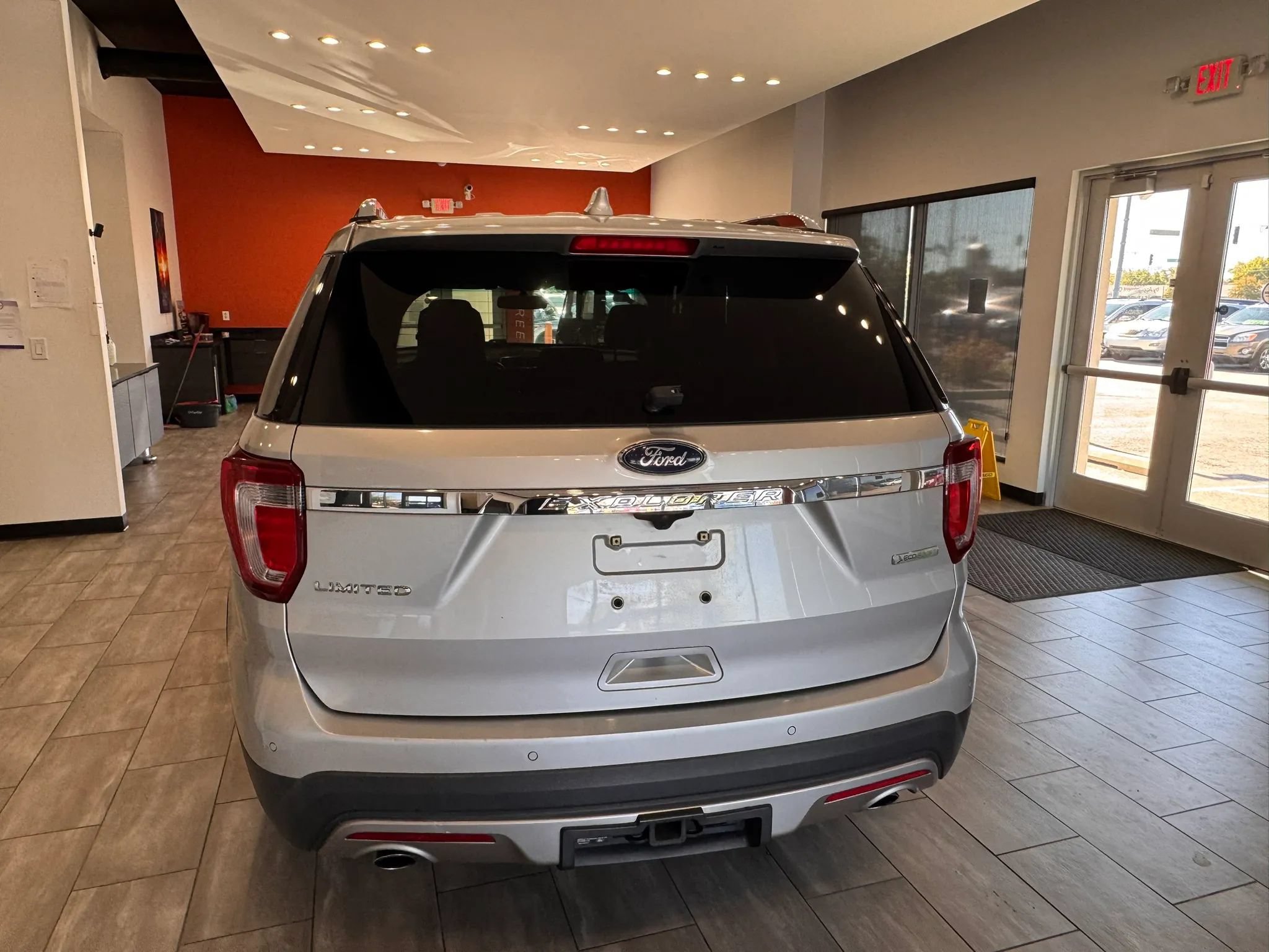 Used 2017 Ford Explorer Limited FWD image 14