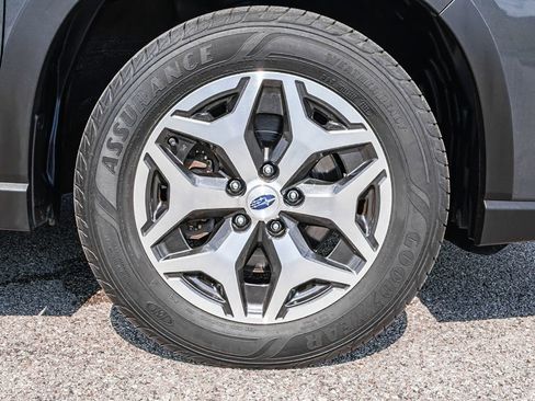 Used 2023 Subaru Forester Premium image 30