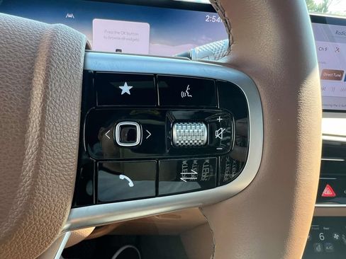 Certified 2026 Genesis GV70 2.5T Advanced AWD/4WD image 23