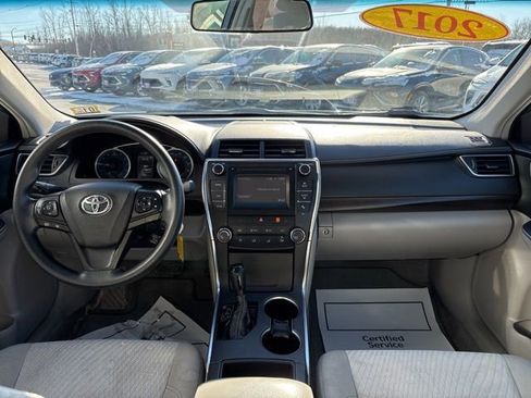 Used 2017 Toyota Camry LE FWD image 15