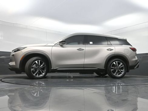 Used 2023 INFINITI QX60 Luxe w/ Performance Audio Package FWD image 31