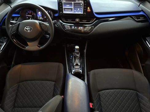 Used 2020 Toyota C-HR XLE image 12