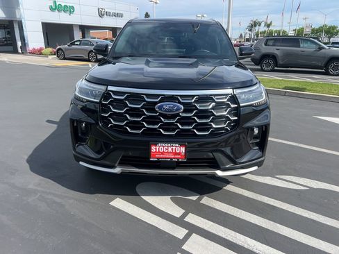 Used 2025 Ford Explorer Platinum w/ LUX Leather Package image 4