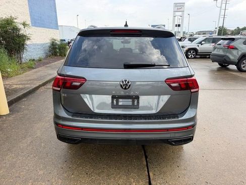 Used 2022 Volkswagen Tiguan SE R-Line FWD image 4