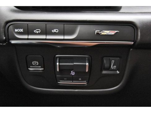 Certified 2024 Cadillac Escalade ESV V w/ LPO, Floor Liner Package AWD/4WD image 20