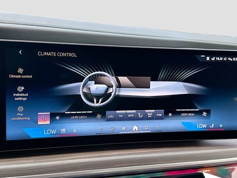 New 2025 BMW i7 xDrive60 image 15