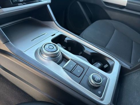 Used 2022 Ford Explorer XLT image 28