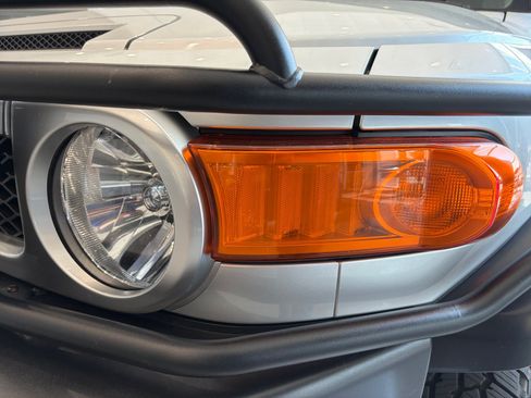 Used 2008 Toyota FJ Cruiser 4WD image 9