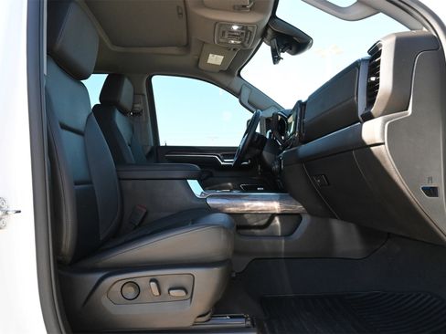 Used 2024 Chevrolet Silverado 2500 LTZ w/ LTZ Plus Package image 26