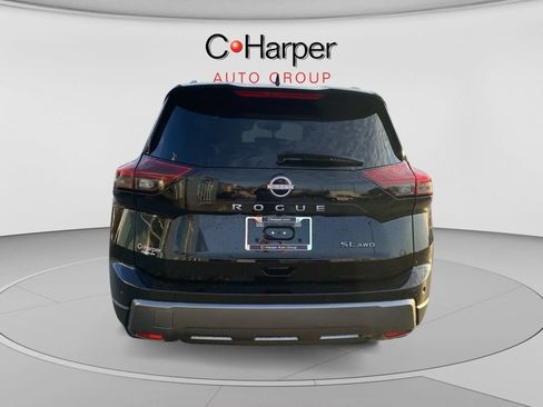Used 2024 Nissan Rogue SL AWD/4WD image 3