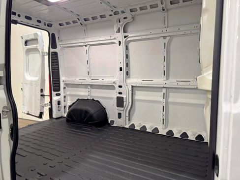Used 2022 RAM ProMaster 2500 w/ Convenience Group image 54