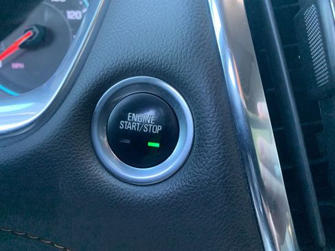 Used 2020 Chevrolet Traverse RS image 28