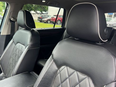 Used 2024 Volkswagen Atlas SEL Premium R-Line AWD/4WD image 11
