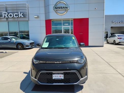 Used 2024 Kia Soul LX w/ Option Group 015 FWD image 2