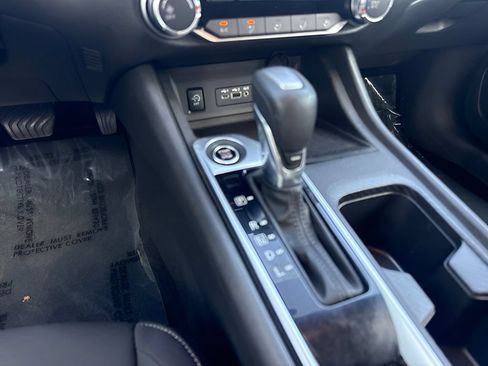 Used 2024 Nissan Sentra SV FWD image 15