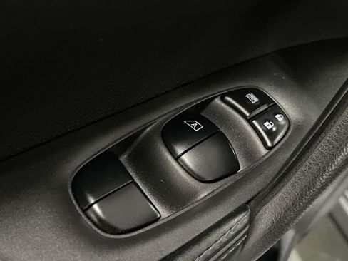 Used 2019 Nissan Rogue Sport SV w/ All-Weather Package image 17