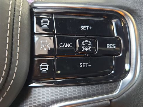 New 2026 Jeep Grand Wagoneer Summit image 18