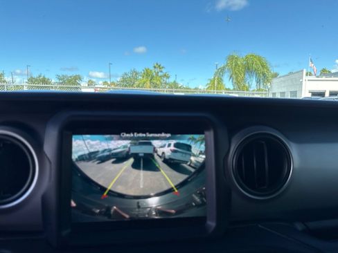 Used 2021 Jeep Wrangler Unlimited Sport AWD/4WD image 16