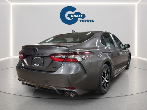 Used 2024 Toyota Camry SE w/ Cold Weather Package FWD image 7