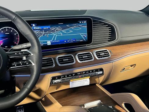 New 2026 Mercedes-Benz GLS 450 4MATIC image 8