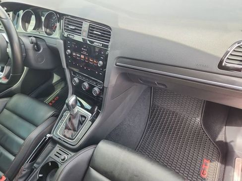 Used 2018 Volkswagen GTI SE w/ SE Leather Package image 28