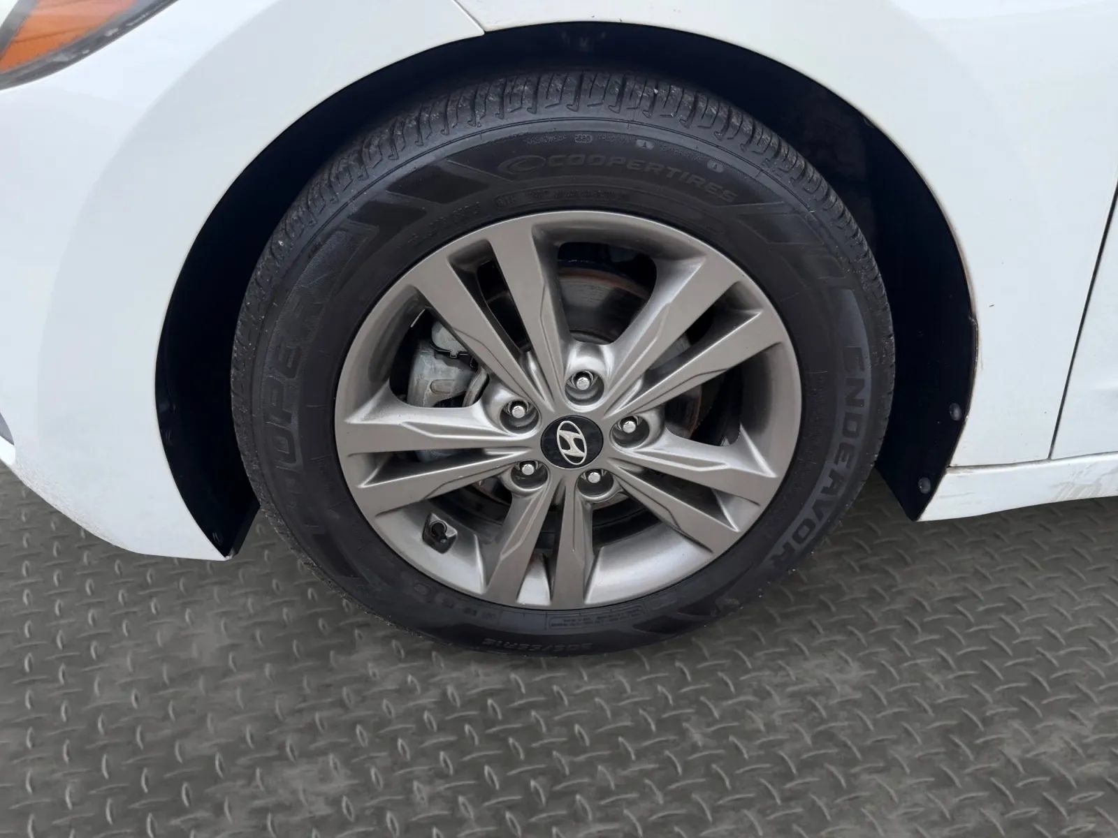 Used 2017 Hyundai Elantra SE FWD image 9