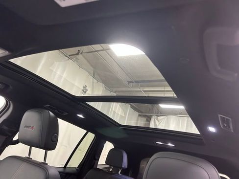 Used 2024 GMC Acadia AT4 w/ Luxury Package image 23