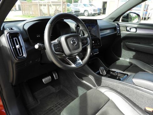 Used 2021 Volvo XC40 P8 Recharge w/ Advanced Package AWD/4WD image 16