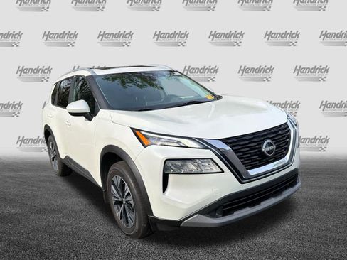 Used 2023 Nissan Rogue SV w/ SV Premium B Package image 2