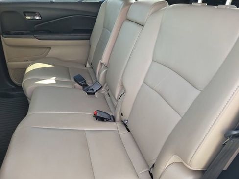 Used 2016 Honda Pilot Touring image 13