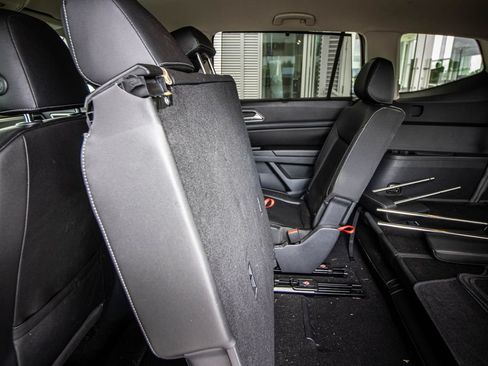 Used 2019 Volkswagen Atlas SE w/ Towing Package FWD image 22