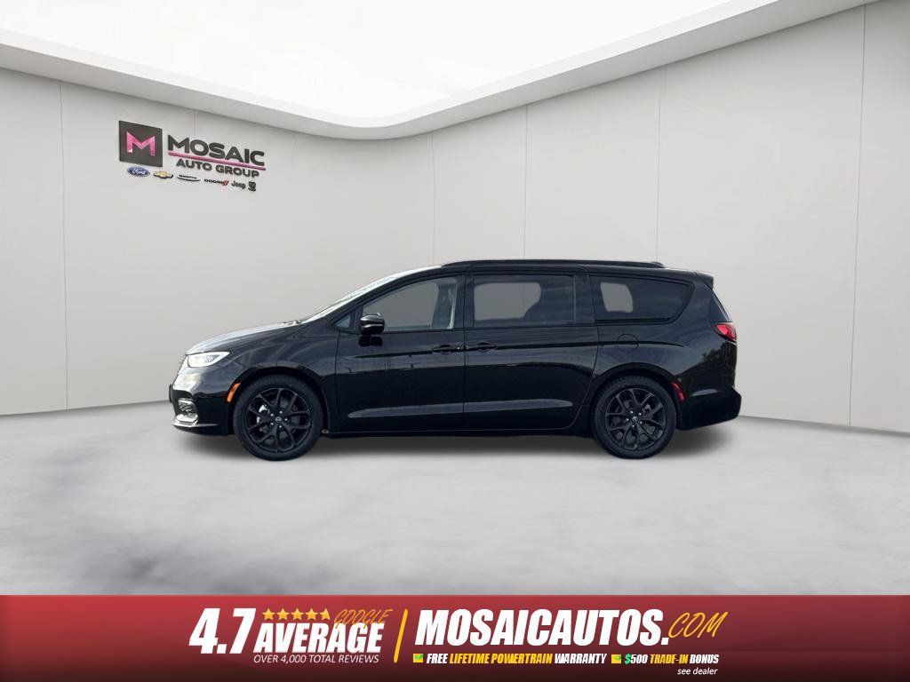 Used 2025 Chrysler Pacifica Limited FWD image 4