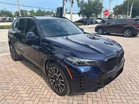 Used 2025 BMW X5 xDrive40i w/ M Sport Package AWD/4WD image 1