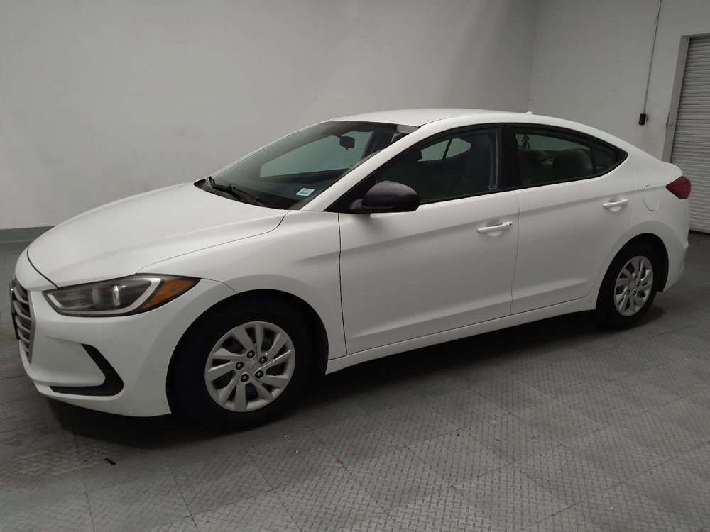 Used 2017 Hyundai Elantra SE FWD image 2