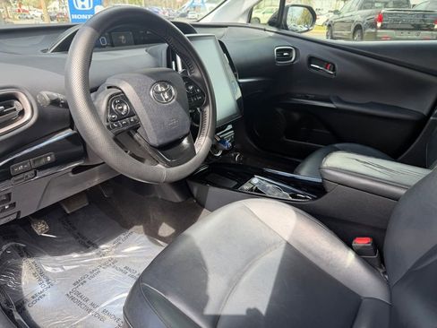 Used 2020 Toyota Prius Prime XLE image 19