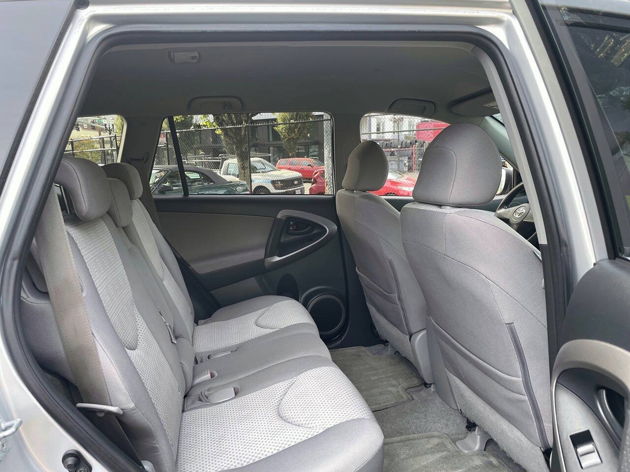 Used 2007 Toyota RAV4 2WD image 16