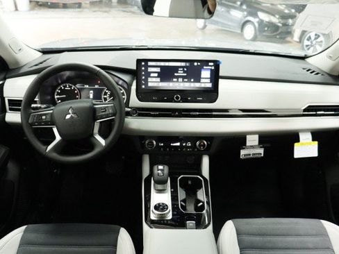 New 2026 Mitsubishi Outlander SE FWD image 20