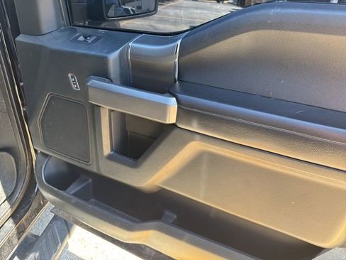 Used 2017 Ford F150 XLT w/ Equipment Group 302A Luxury RWD image 16