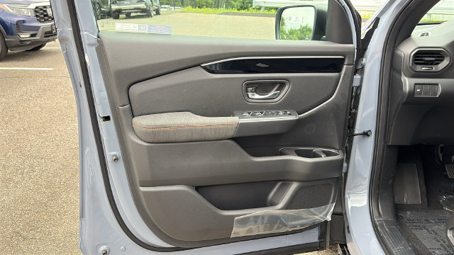 New 2026 Honda Pilot Sport image 8