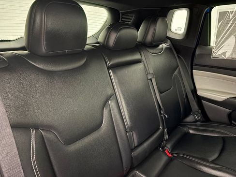 Used 2025 Jeep Compass Limited AWD/4WD image 37