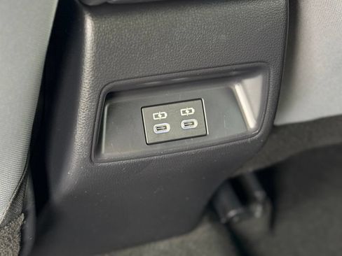 Certified 2025 Toyota Corolla SE FWD image 7