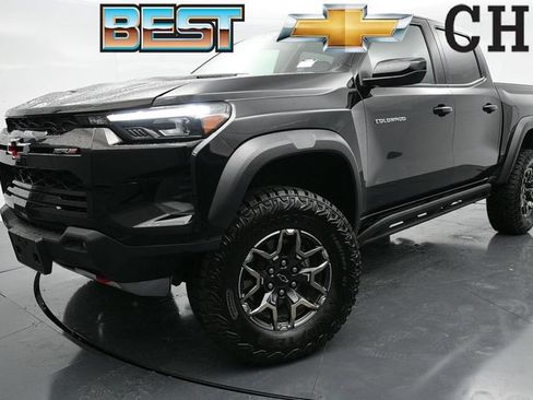 Used 2025 Chevrolet Colorado ZR2 AWD/4WD image 1